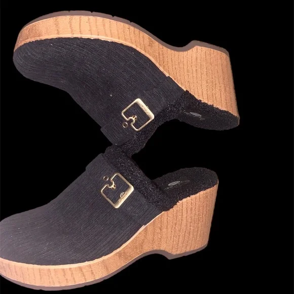 Clogs - Picture 1 of 4